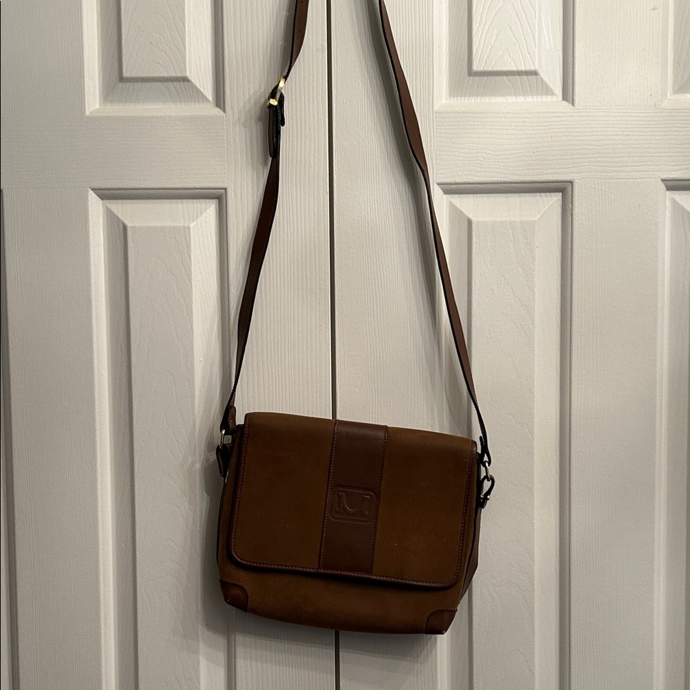 M0851 , in its style , Leather cross body messenger bag ,Adjustable StrapBNWOT